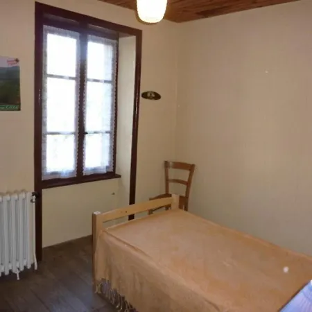 Maison De Caractere Avec Jardin Au Coeur De La Chataigneraie, Proche Lot Et Aveyron, Animaux Acceptes - Fr-1-742-25 Holiday home Leynhac