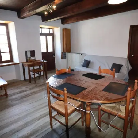 Maison De Caractere Avec Jardin Au Coeur De La Chataigneraie, Proche Lot Et Aveyron, Animaux Acceptes - Fr-1-742-25 Leynhac