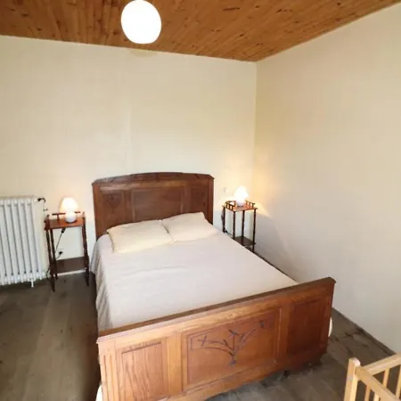 Maison De Caractere Avec Jardin Au Coeur De La Chataigneraie, Proche Lot Et Aveyron, Animaux Acceptes - Fr-1-742-25 *