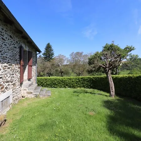 Maison De Caractere Avec Jardin Au Coeur De La Chataigneraie, Proche Lot Et Aveyron, Animaux Acceptes - Fr-1-742-25 Holiday home Leynhac